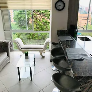 Apt 2 Bed/ 2bath On 14th Floor By Provenza ! Medellín